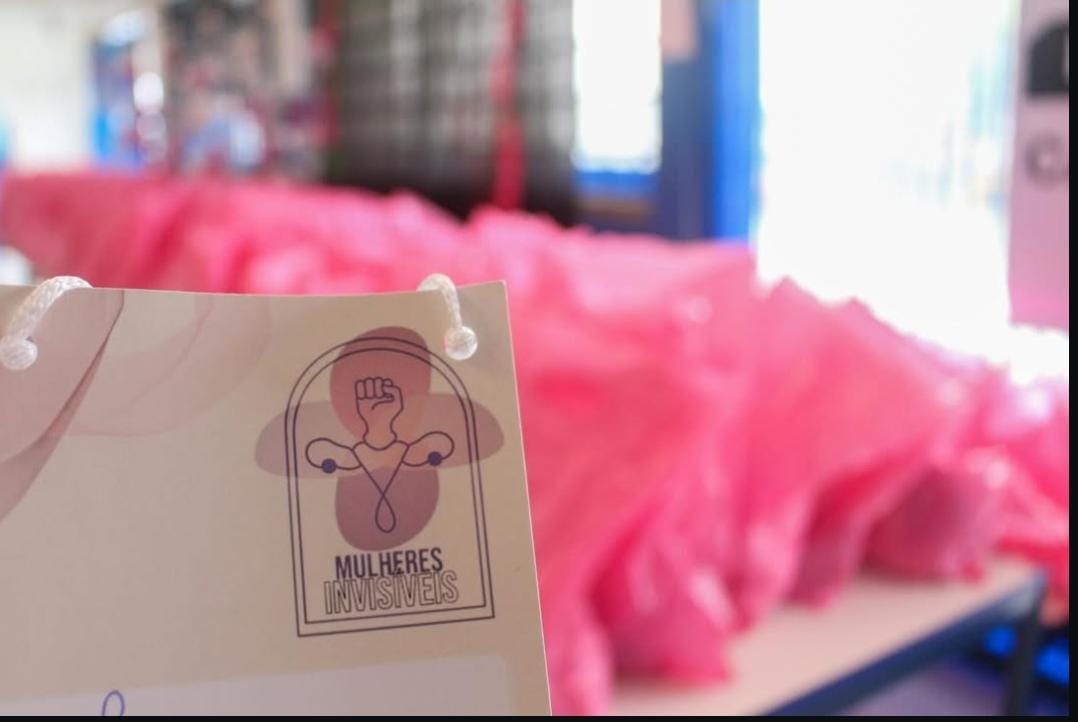 Palestra educativa em escola pública